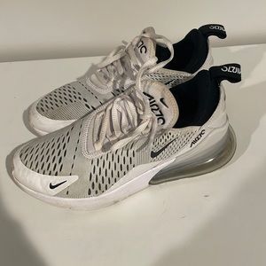 Womens Nike air 270